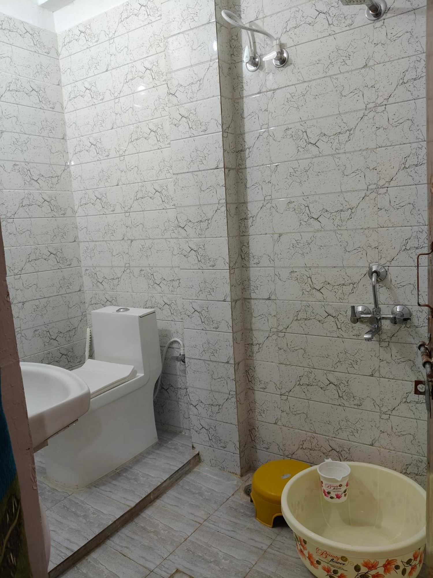 Sharda Homestay Ayodhya Bagian luar foto