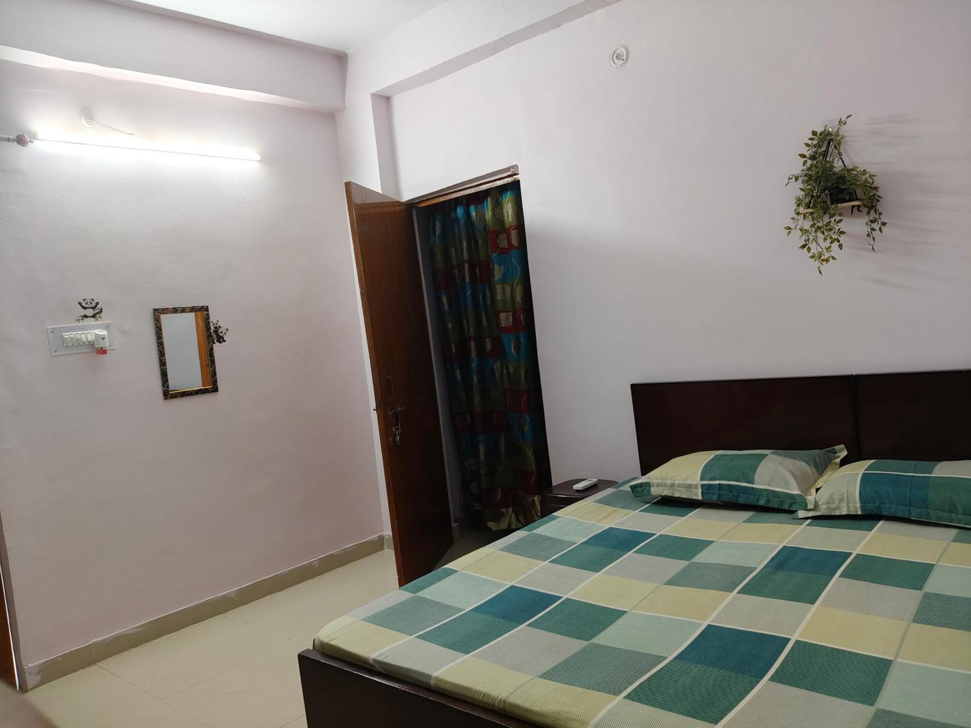 Sharda Homestay Ayodhya Bagian luar foto